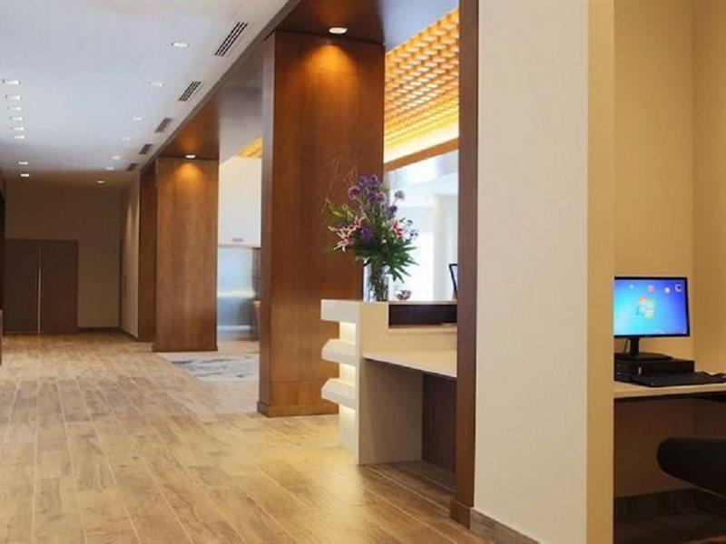 YYC Grey Eagle Resort מראה חיצוני תמונה