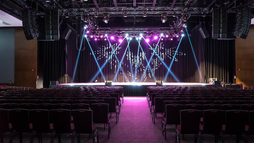 YYC Grey Eagle Resort מראה חיצוני תמונה