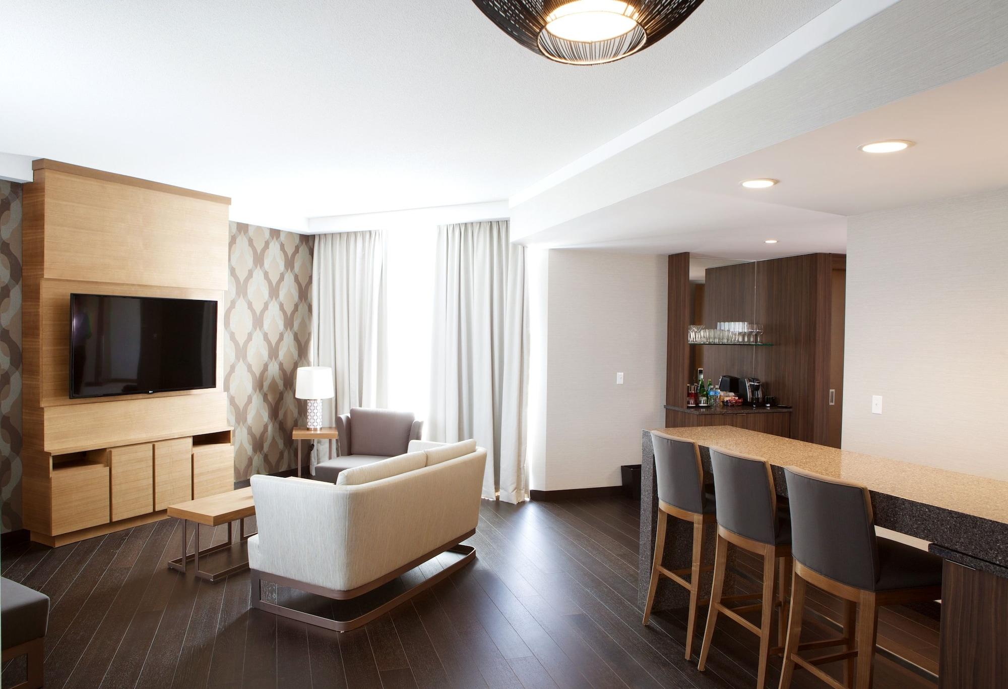 YYC Grey Eagle Resort מראה חיצוני תמונה