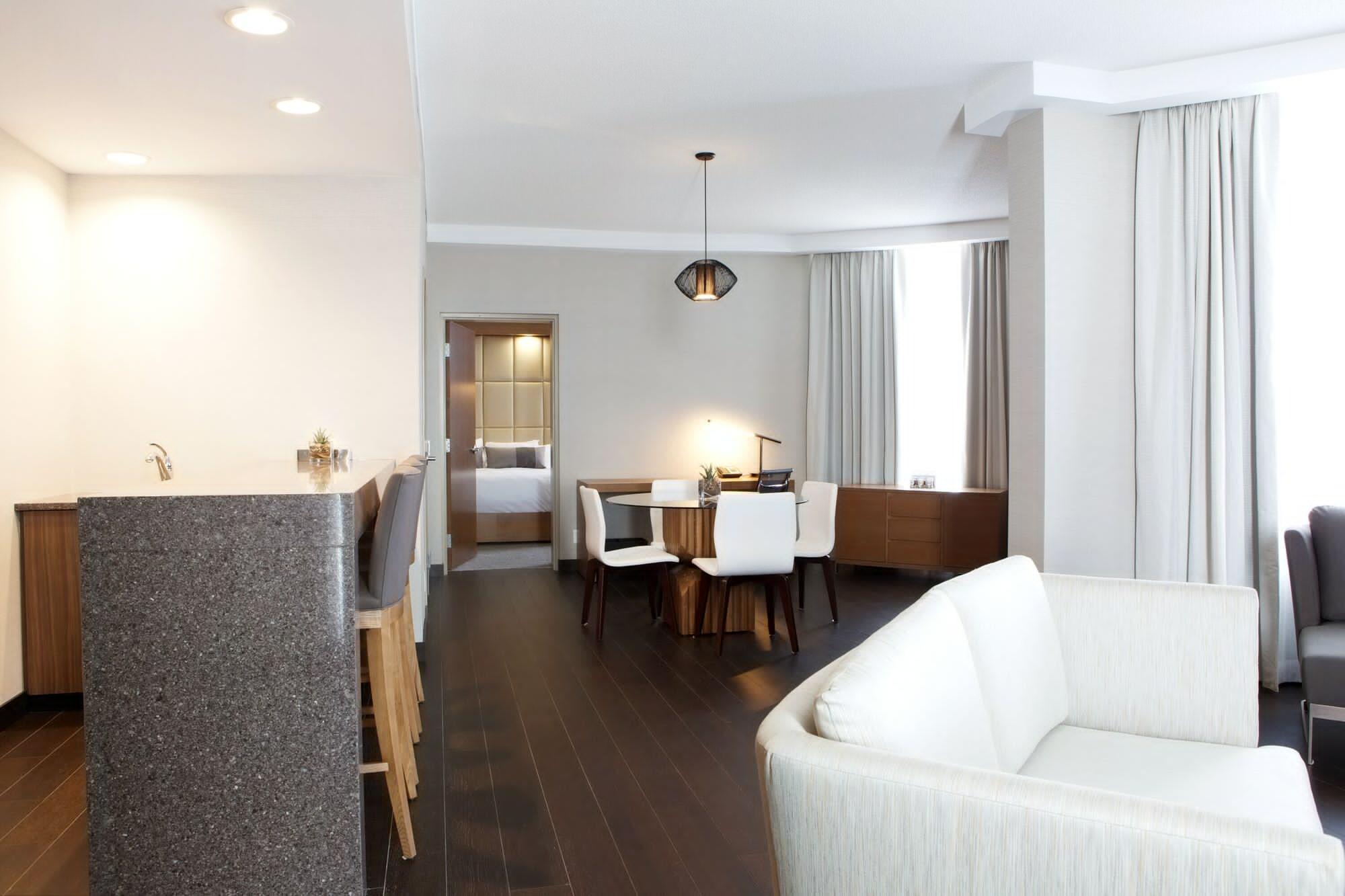 YYC Grey Eagle Resort מראה חיצוני תמונה