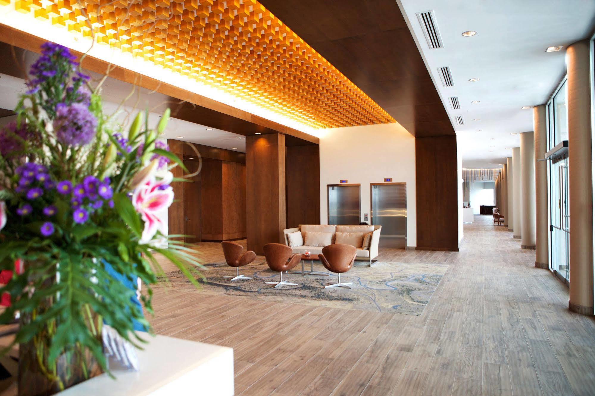 YYC Grey Eagle Resort מראה חיצוני תמונה