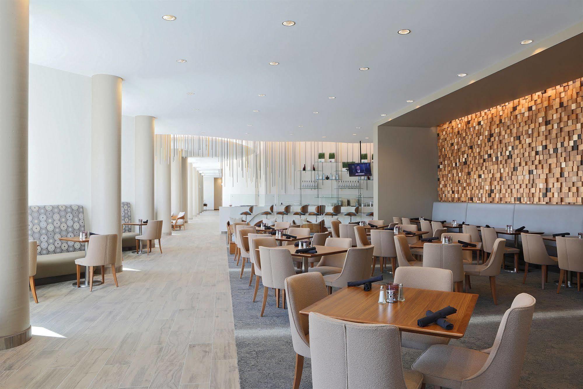 YYC Grey Eagle Resort מראה חיצוני תמונה