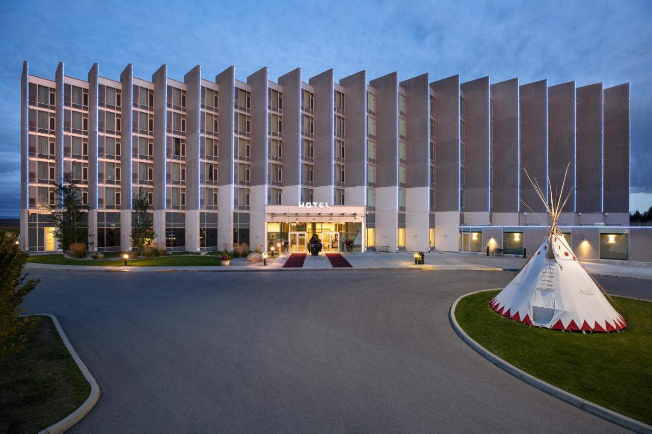YYC Grey Eagle Resort מראה חיצוני תמונה
