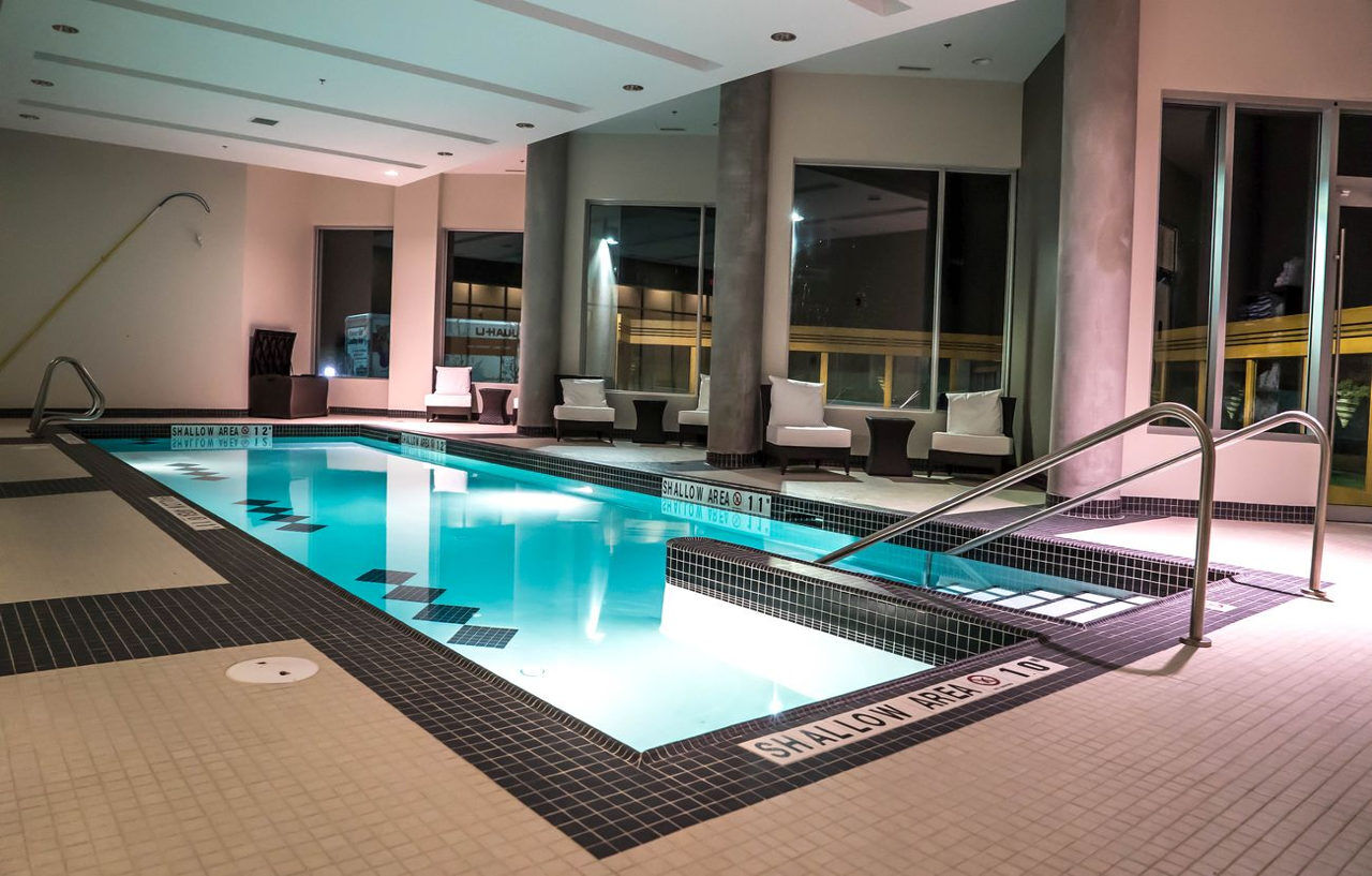 YYC Grey Eagle Resort מראה חיצוני תמונה